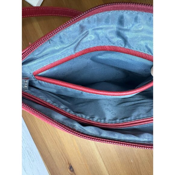 S-Q Vegan Leather Crossbody/Shoulder Bag Purse in Red With Zipper closures - Picture 6 of 9